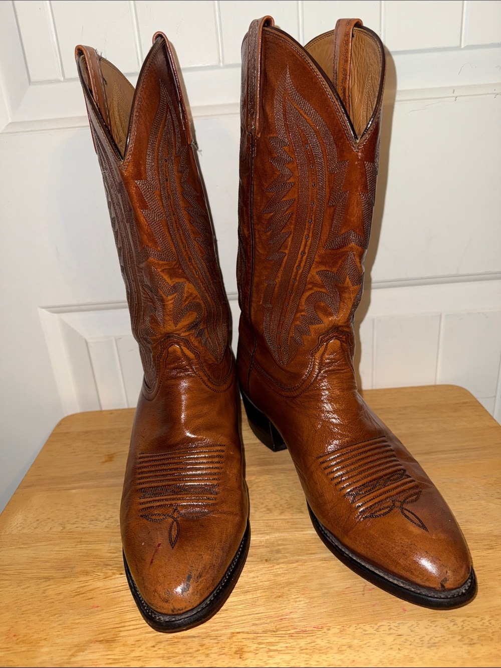 Lucchese Tan Brown Leather Western Cowboy Boots with Stitch Detail